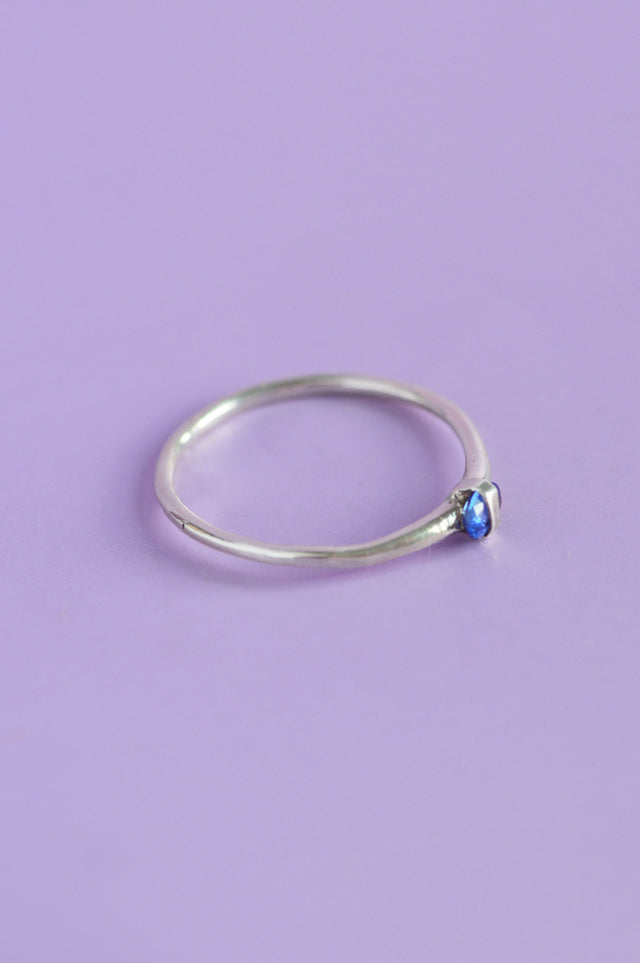 Capsule Blue Sapphire Silver Ring