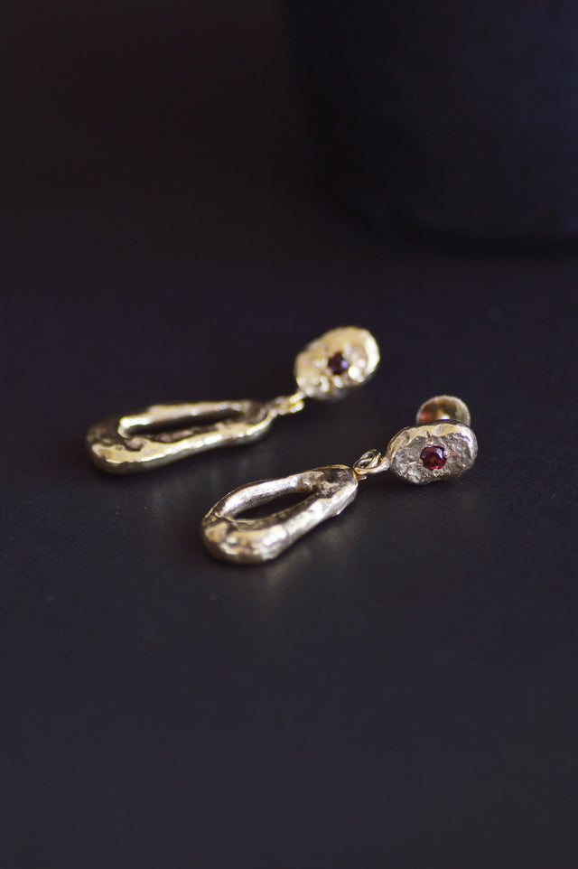 Moma Garnet Brass Earrings 1302