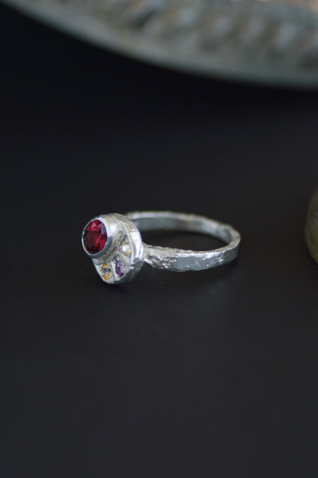 Sculpture Garnet & Sapphire Silver Ring 1208-3