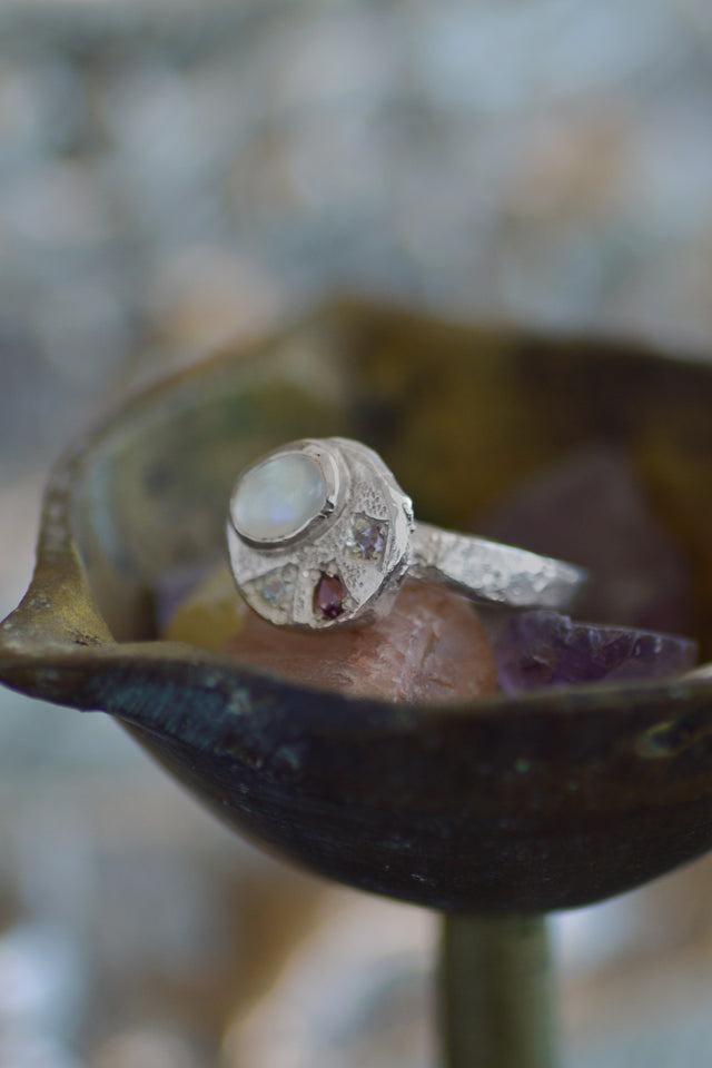 Sculpture Moonstone, Sapphire, Garnet & Aquamarine Silver Ring 1218-5