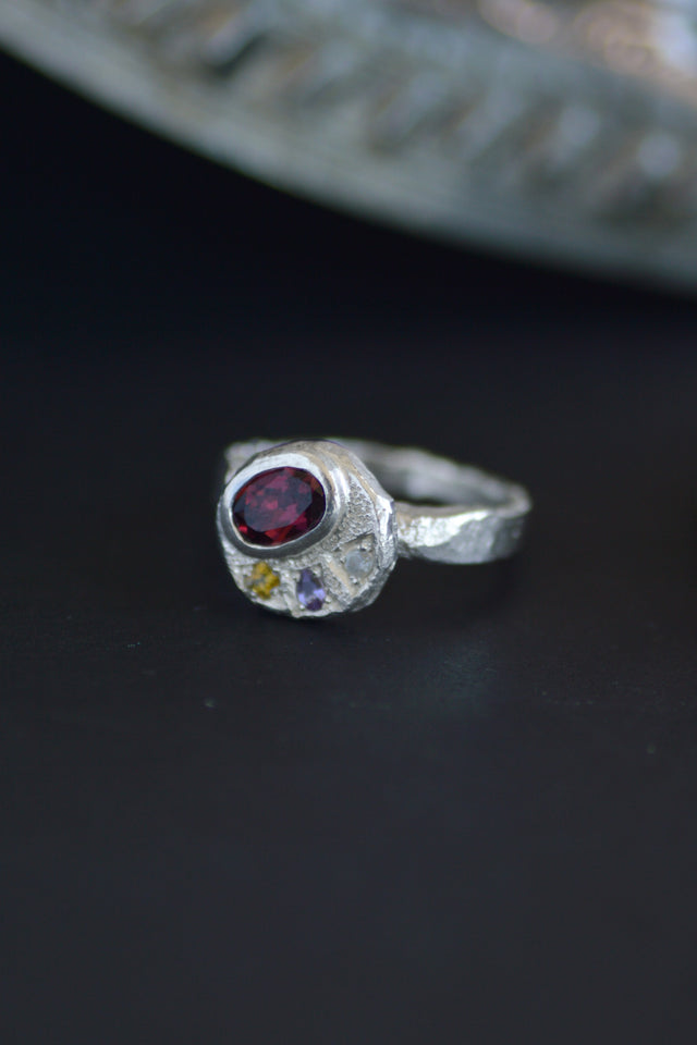 Sculpture Garnet & Sapphire Silver Ring 1218-1