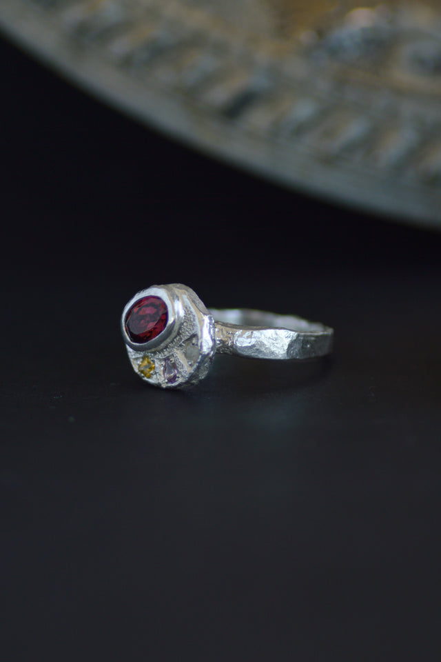 Sculpture Garnet & Sapphire Silver Ring 1218-1