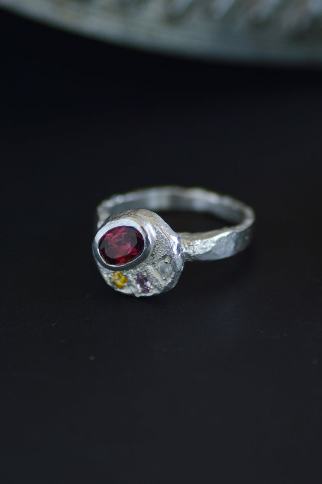 Sculpture Garnet & Sapphire Silver Ring 1218-1