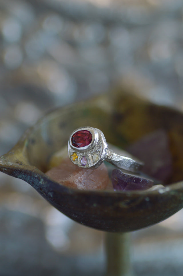 Sculpture Garnet & Sapphire Silver Ring 1218-1