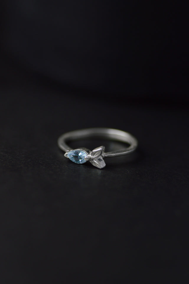 Malu Blue Topaz Silver Ring