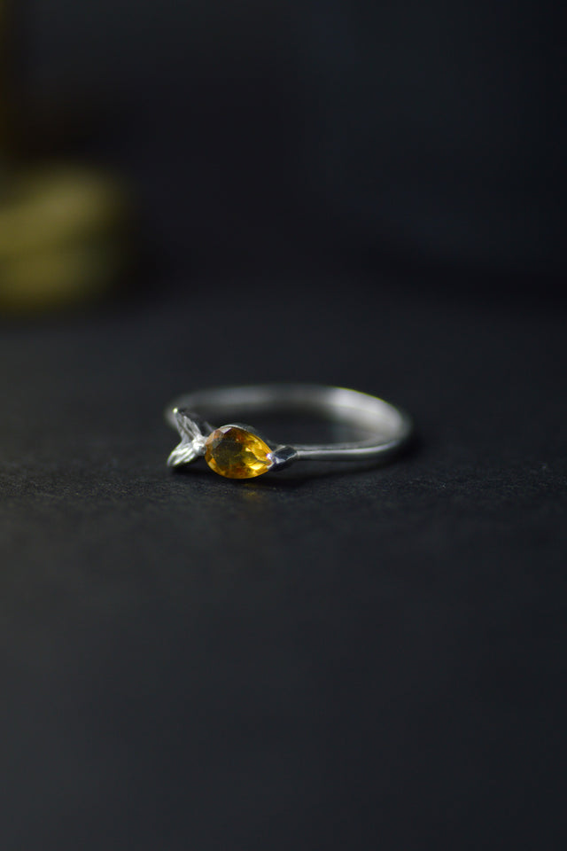 Malu Citrine Silver Ring