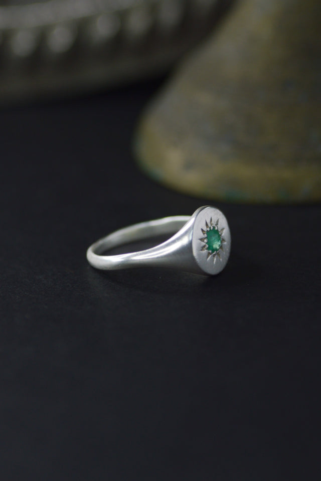 Daisy Emerald Signet Silver Ring