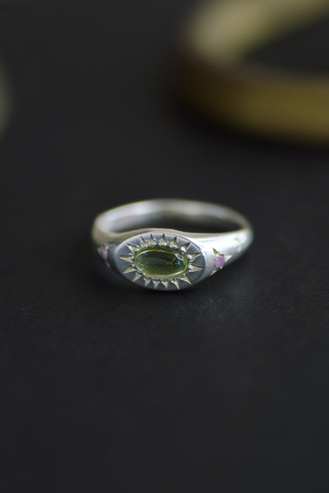 Penny Peridot Silver Signet RIng 1098-2