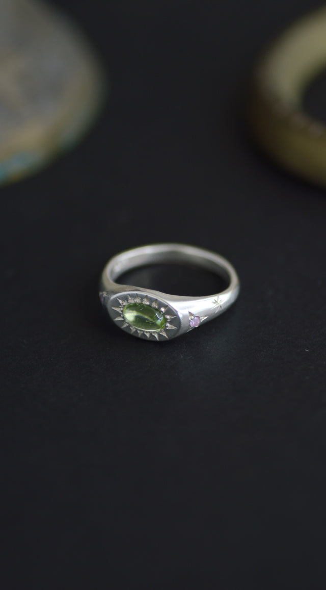 Penny Peridot Silver Signet RIng 1098-2