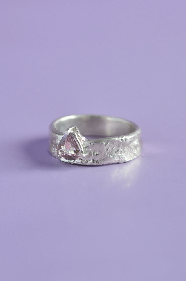 Solo Pink Sapphire Silver Ring 601-2