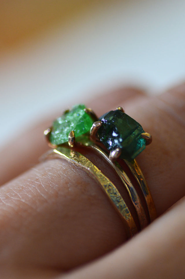 Uncut Diopside Claw 12ct Gold Ring